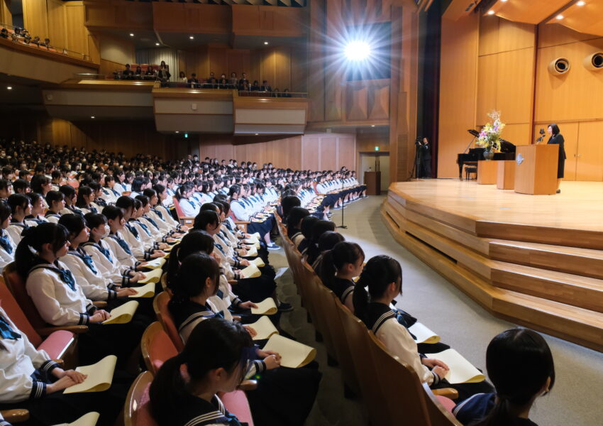高等学校の卒業式を挙行しました - TJK Life - 東京女学館中学校・高等学校